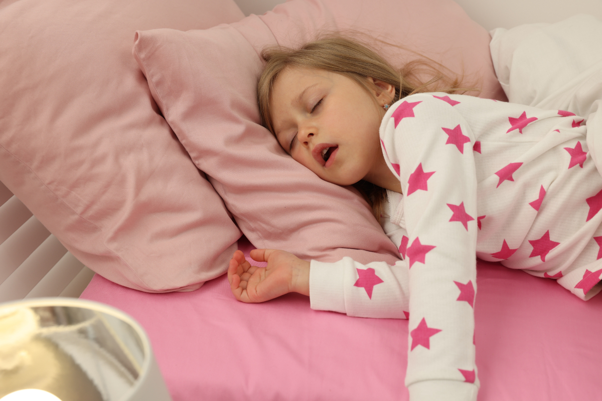 MFTの対象となる口呼吸で寝ている子ども